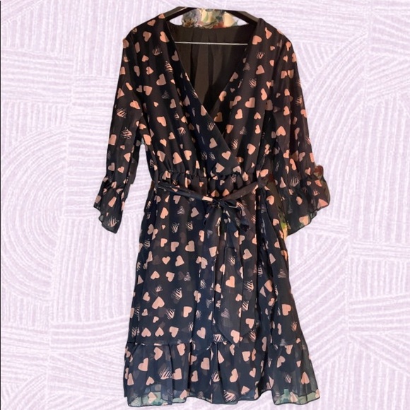 V Neck Heart Dress ♥️ - Picture 2 of 5